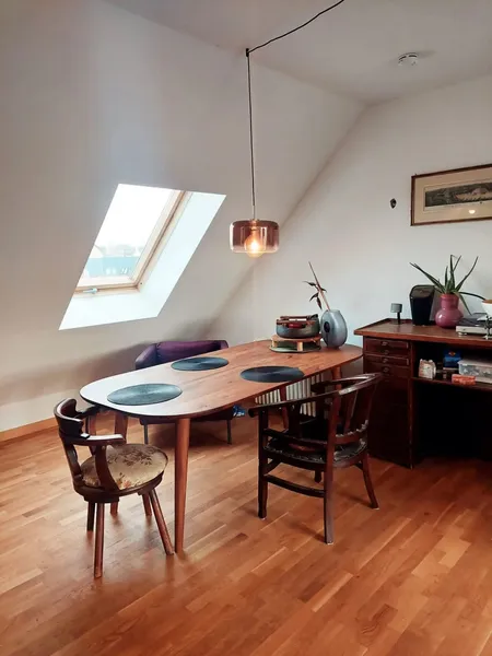 Nachmieter gesucht für gemütliche 2-Zimmer-Dachgeschosswohnung — photo 1